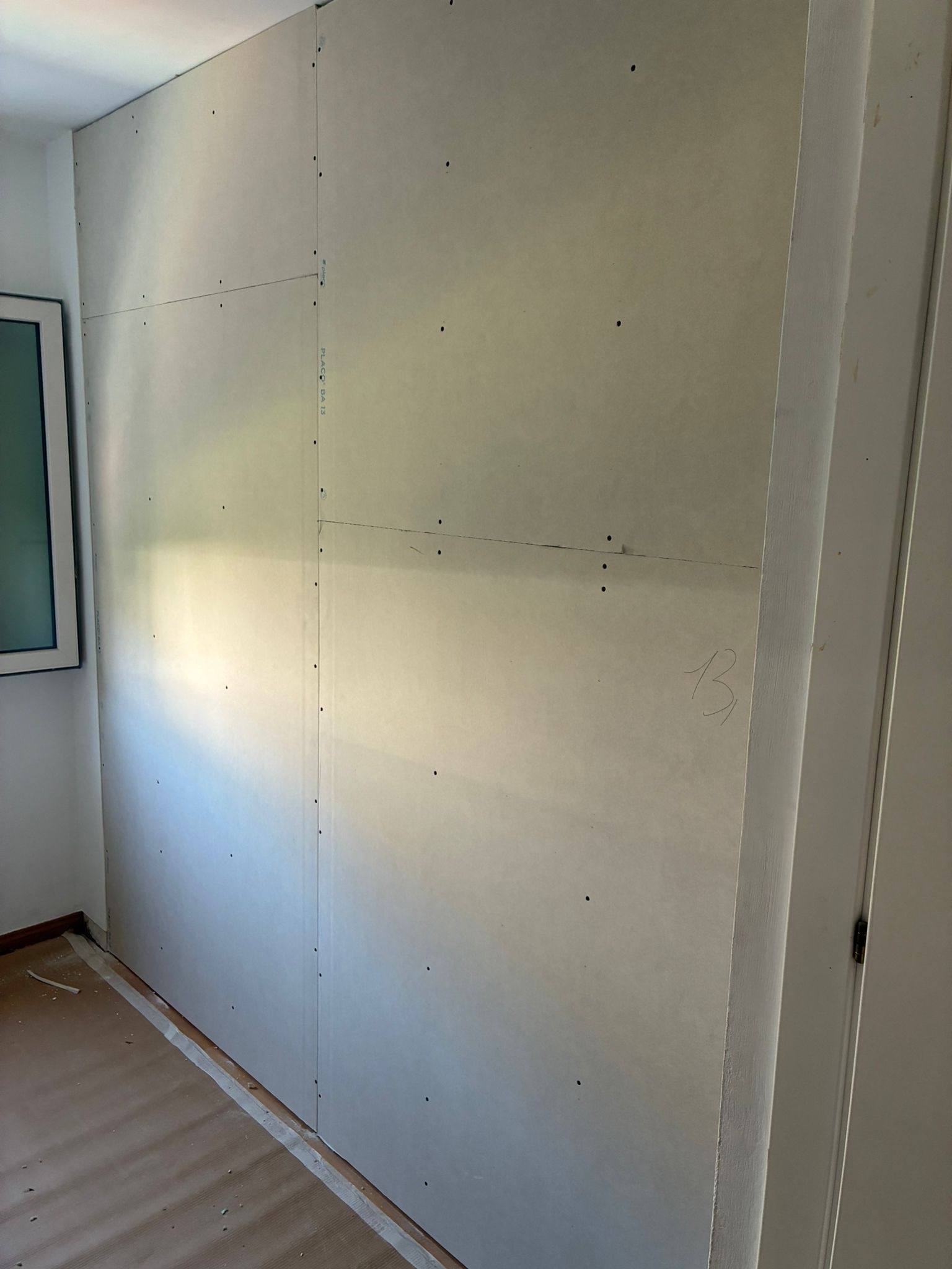 Instalación de pladur técnico para insonorización en el Maresme — acabado final listo para pintar